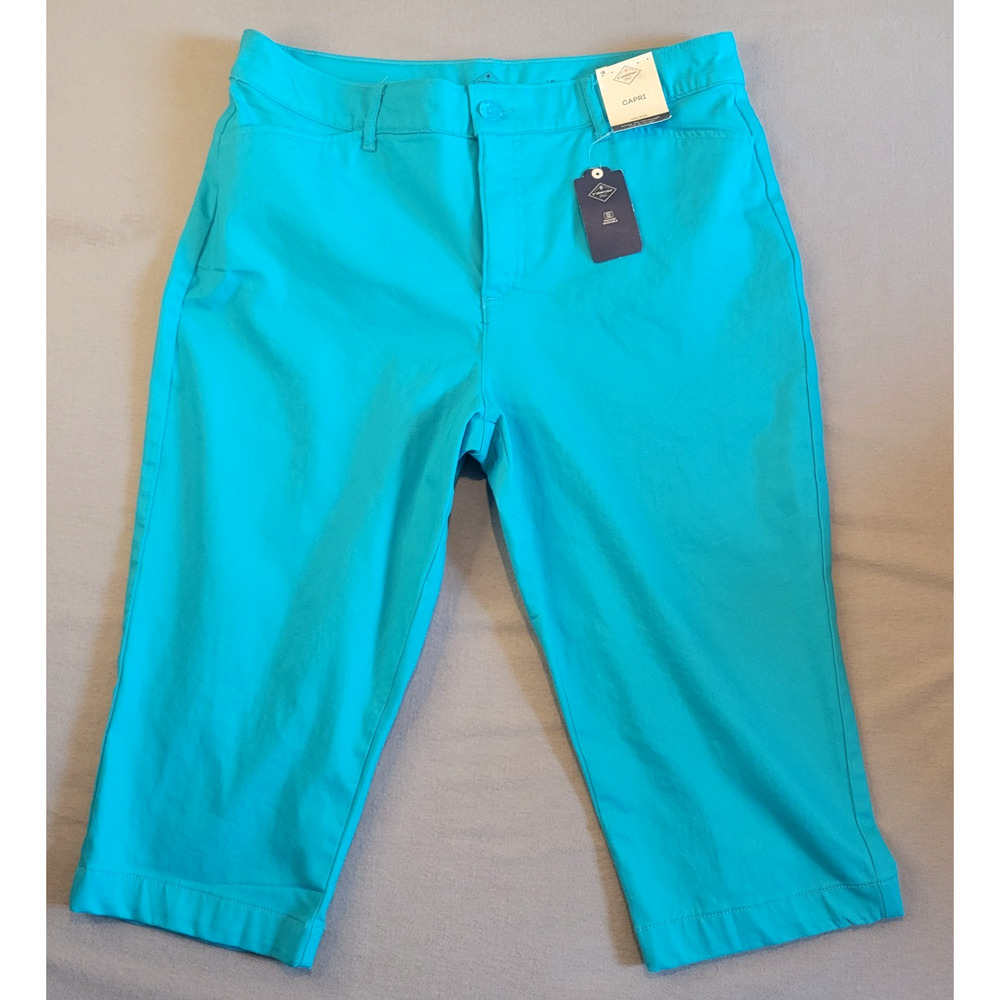 NWT St. John’s Bay Women’s Capri Pants Size 16 Turquoise Mid Rise Stretch Casual